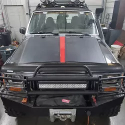 Jeep Cherokee XJ (1984-2001) Lensun 140W Hood Flexible Solar Panel Complete Kit